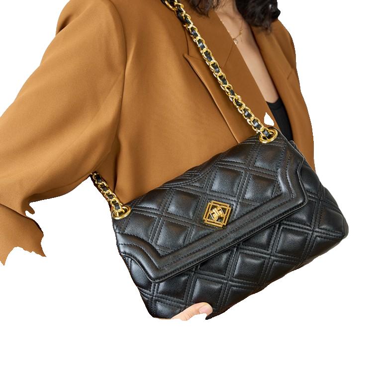 여자 가방 가을 겨울 작은 향 링거 핸드백 2023 새로운 트렌디한 패션 백합 질감 링거 체인 크로스백