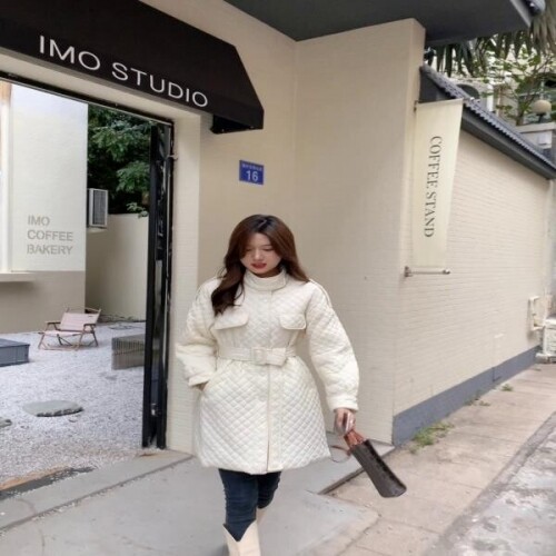 겨울 2021 새로운 한국 중장 및 가벼운 면 패딩 재킷 여성용 코르셋 허리와 얇은 마름모