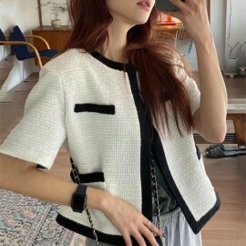한국어 트위드 자켓 여성 라운드 넥 대비 컬러 트림 포