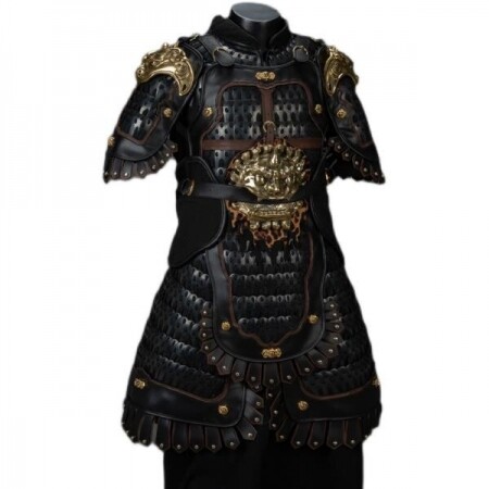 중세시대 기사 갑옷 코스프레 의상 촬용 소품 착용