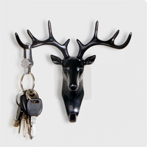 모자, 스카프, 열쇠 등 사슴 뿔걸이 벽장식
