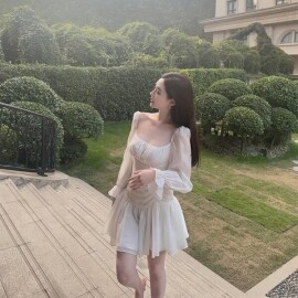 소소한  2022 이른 봄 흰색 프릴 프렌치 섹시 드레스