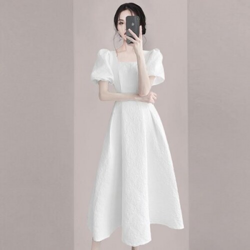 소소한 2022 복고풍 햅번 스타일의 흰색 드레스