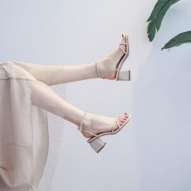 소소한 여성 2022 여름  그물 레드 스커트가 있는 스타일 신발