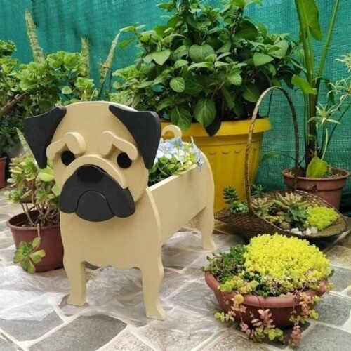 귀여운 퍼그 강아지 댕댕이 정원 마당 화단 화분 장식